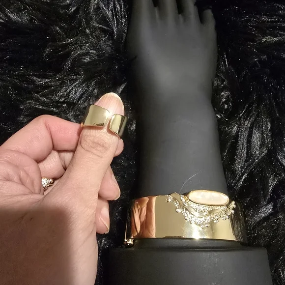 Elegant Gold and Silver Women's Bracelet and Ring Set - Picture 9 of 15